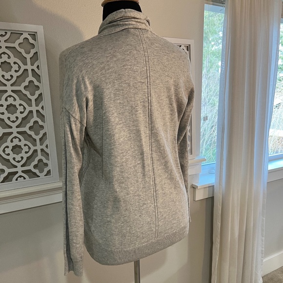 Gray Cardigan - Picture 6 of 8